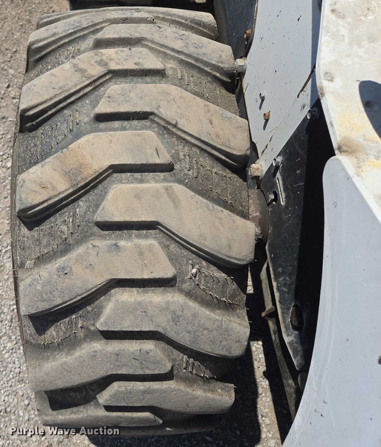 image for item EF1655 2006 Bobcat S250 skid steer loader