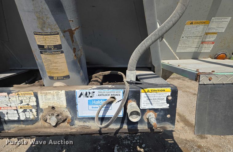 image for item EF1656 2001 Midland XL 2000 end dump trailer