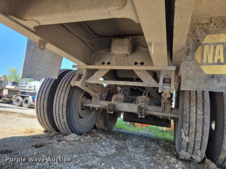 image for item EF1656 2001 Midland XL 2000 end dump trailer