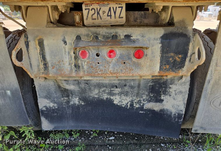 image for item EF1656 2001 Midland XL 2000 end dump trailer