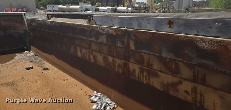 image for item EF1656 2001 Midland XL 2000 end dump trailer