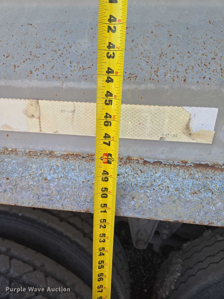 image for item EF1656 2001 Midland XL 2000 end dump trailer