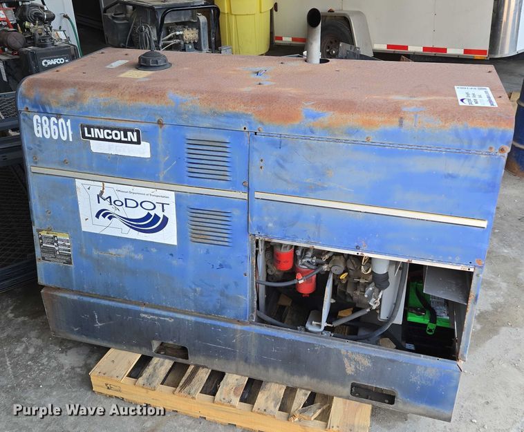 image for item EF1663 Lincoln Electric  Commander 300 welder/generator