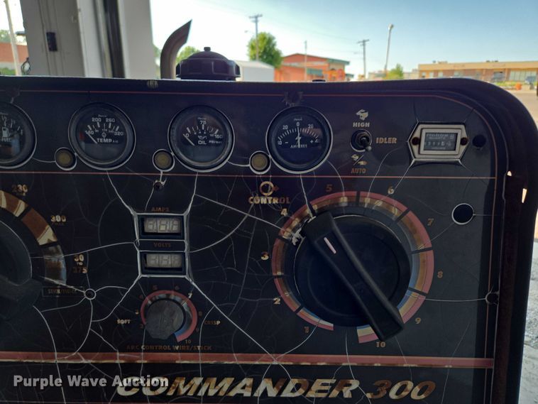 image for item EF1663 Lincoln Electric  Commander 300 welder/generator