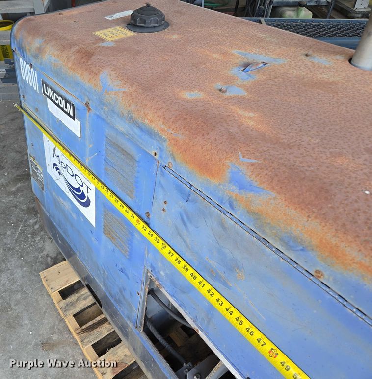 image for item EF1663 Lincoln Electric  Commander 300 welder/generator