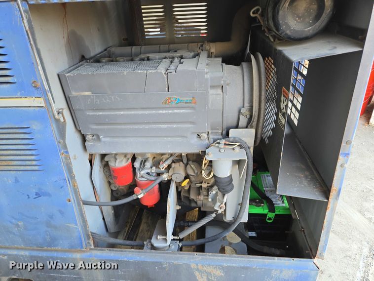 image for item EF1663 Lincoln Electric  Commander 300 welder/generator