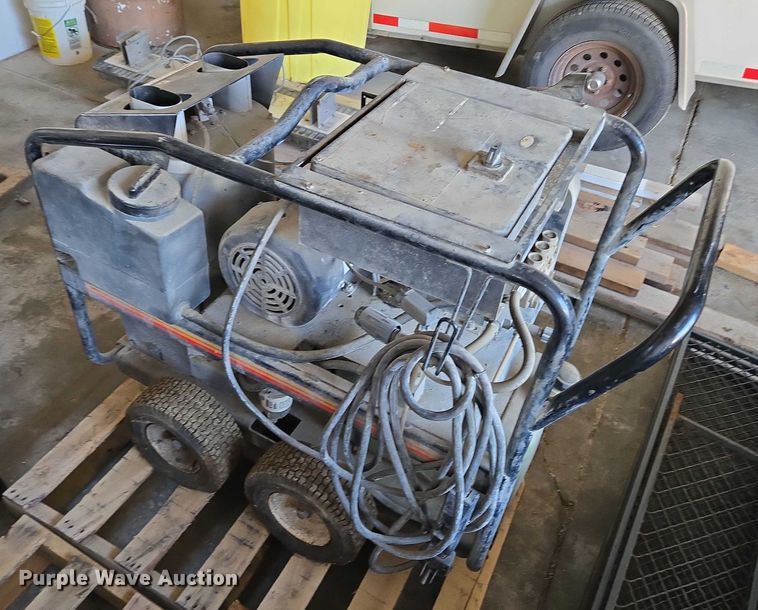 image for item EF1664 Mi-T-M HSE-2504-0M10 pressure washer