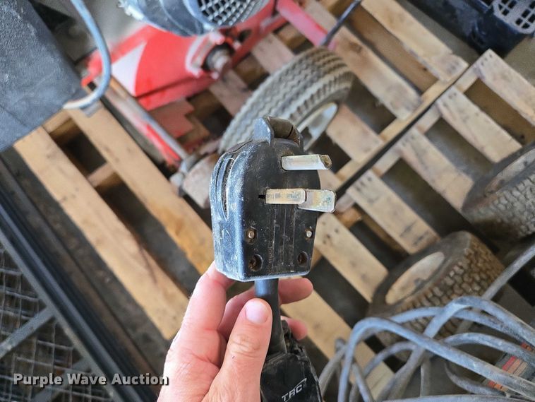 image for item EF1664 Mi-T-M HSE-2504-0M10 pressure washer