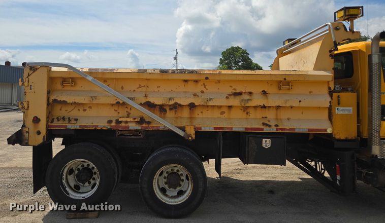 image for item EF1670 2014 International 7500  dump truck