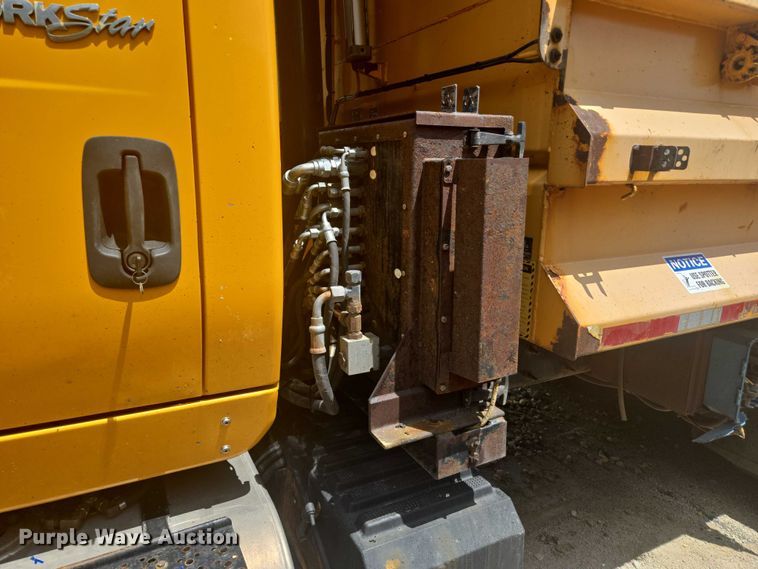 image for item EF1670 2014 International 7500  dump truck