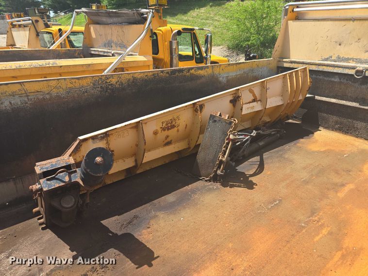 image for item EF1670 2014 International 7500  dump truck