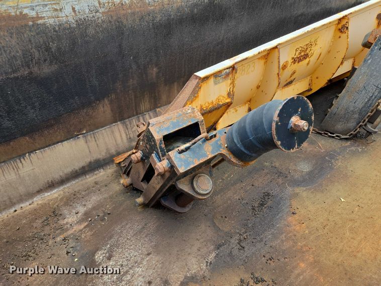 image for item EF1670 2014 International 7500  dump truck