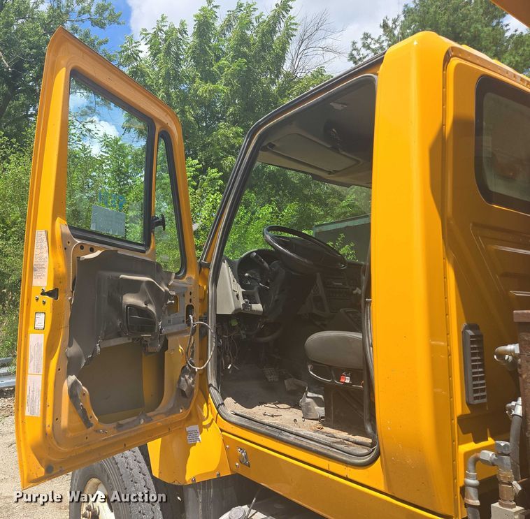 image for item EF1670 2014 International 7500  dump truck