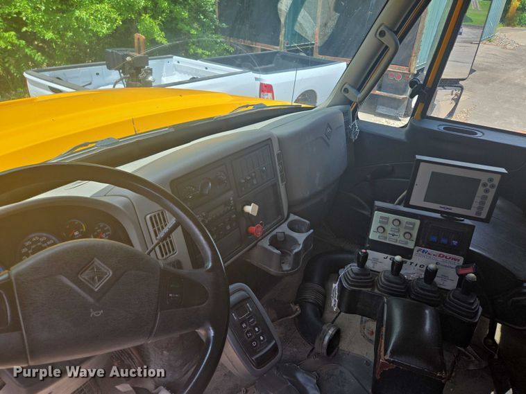 image for item EF1670 2014 International 7500  dump truck