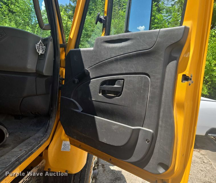 image for item EF1670 2014 International 7500  dump truck