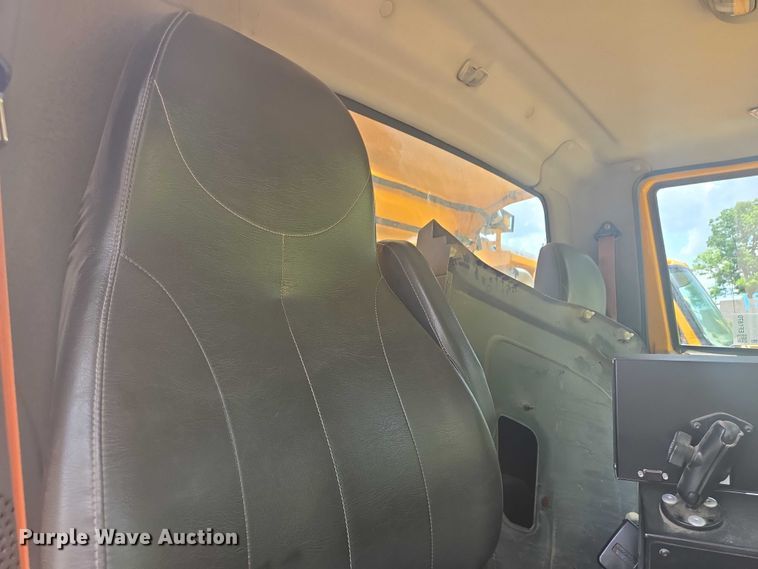 image for item EF1670 2014 International 7500  dump truck