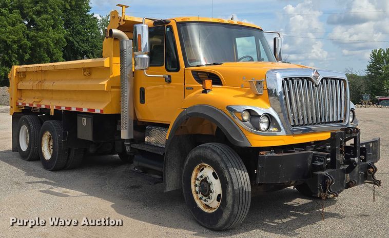 image for item EF1671 2011 International SF547 dump truck