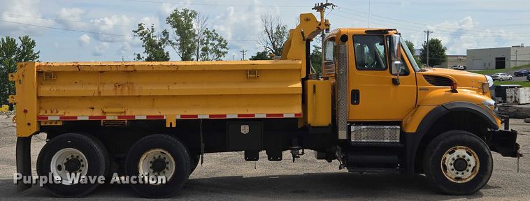 image for item EF1671 2011 International SF547 dump truck