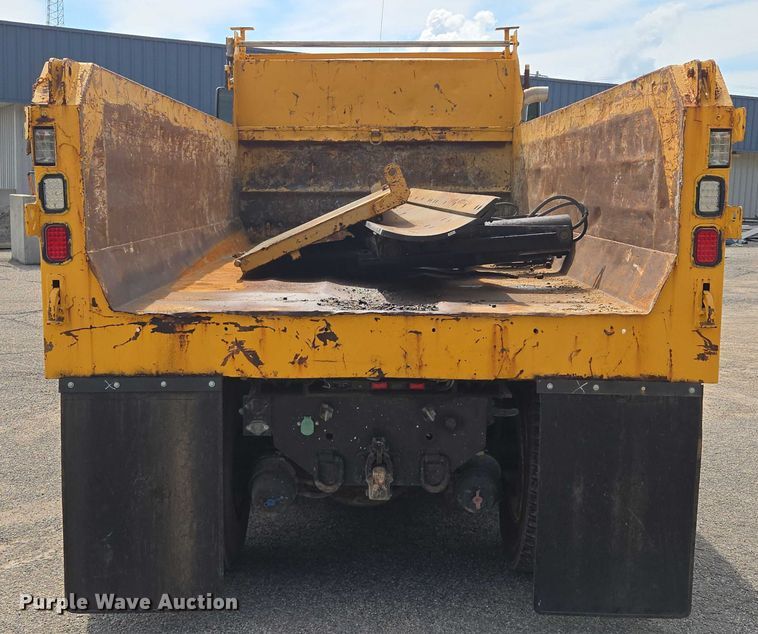 image for item EF1671 2011 International SF547 dump truck