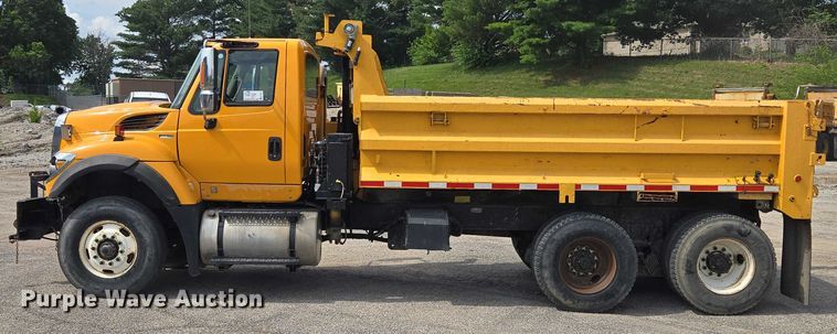 image for item EF1671 2011 International SF547 dump truck