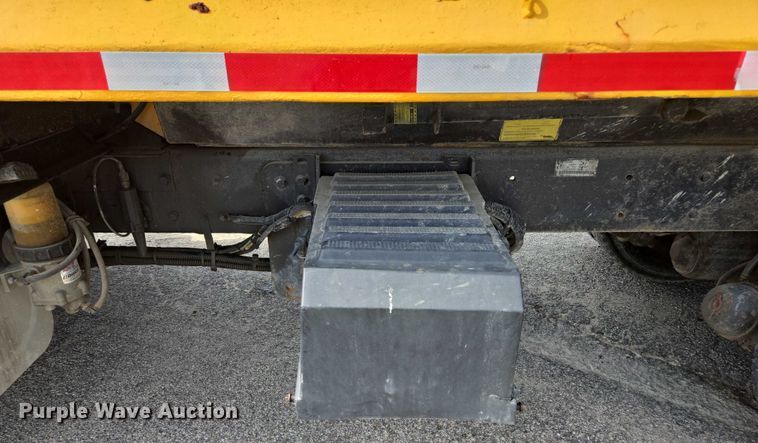 image for item EF1671 2011 International SF547 dump truck