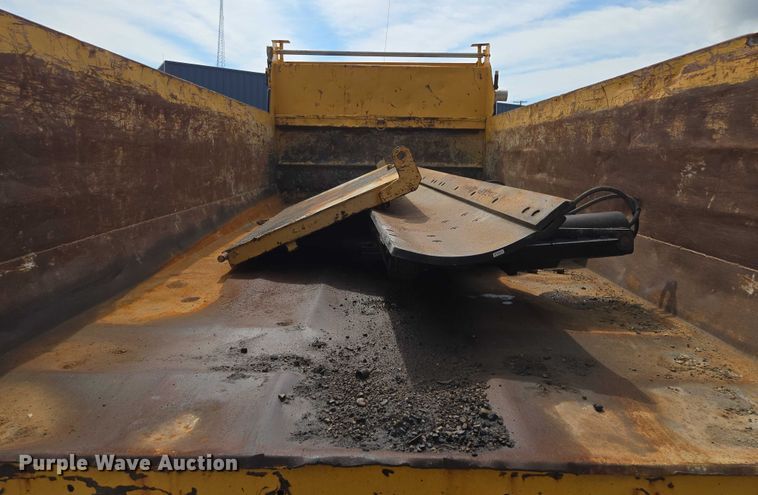 image for item EF1671 2011 International SF547 dump truck