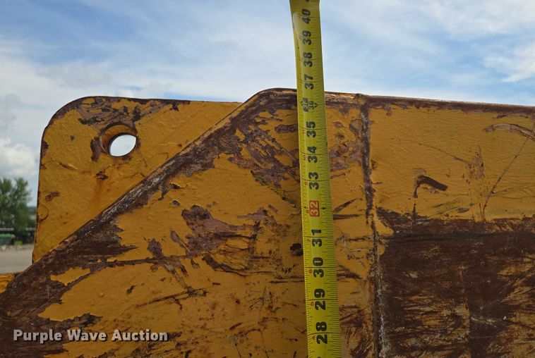 image for item EF1671 2011 International SF547 dump truck