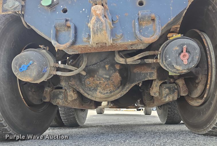 image for item EF1671 2011 International SF547 dump truck