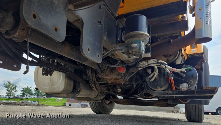 image for item EF1671 2011 International SF547 dump truck