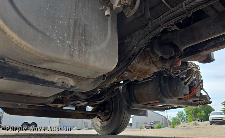 image for item EF1671 2011 International SF547 dump truck