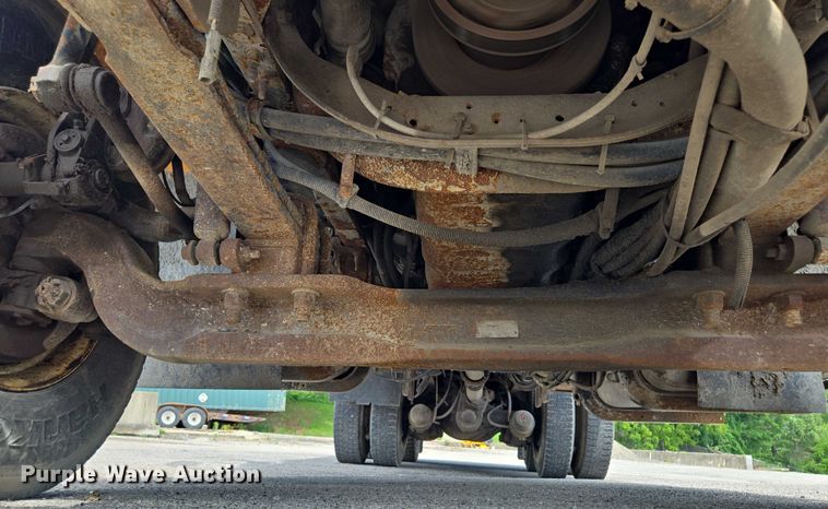 image for item EF1671 2011 International SF547 dump truck