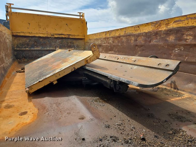 image for item EF1671 2011 International SF547 dump truck