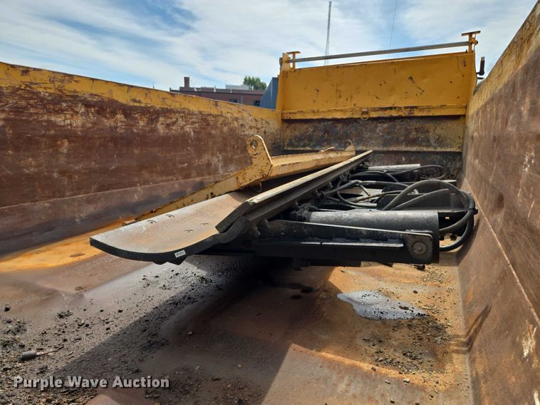 image for item EF1671 2011 International SF547 dump truck