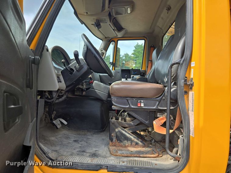 image for item EF1671 2011 International SF547 dump truck