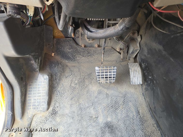 image for item EF1671 2011 International SF547 dump truck