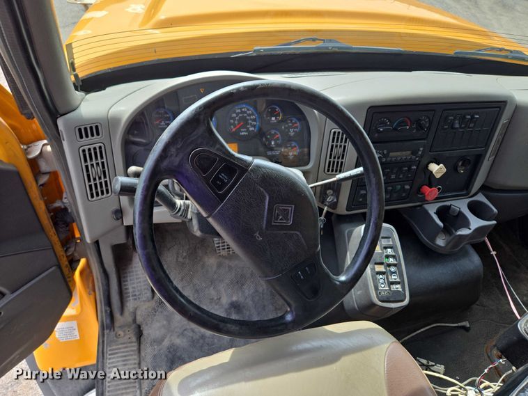 image for item EF1671 2011 International SF547 dump truck