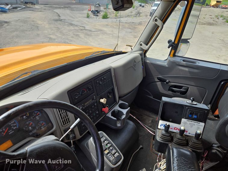 image for item EF1671 2011 International SF547 dump truck