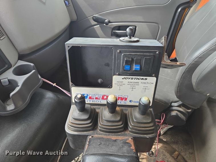 image for item EF1671 2011 International SF547 dump truck