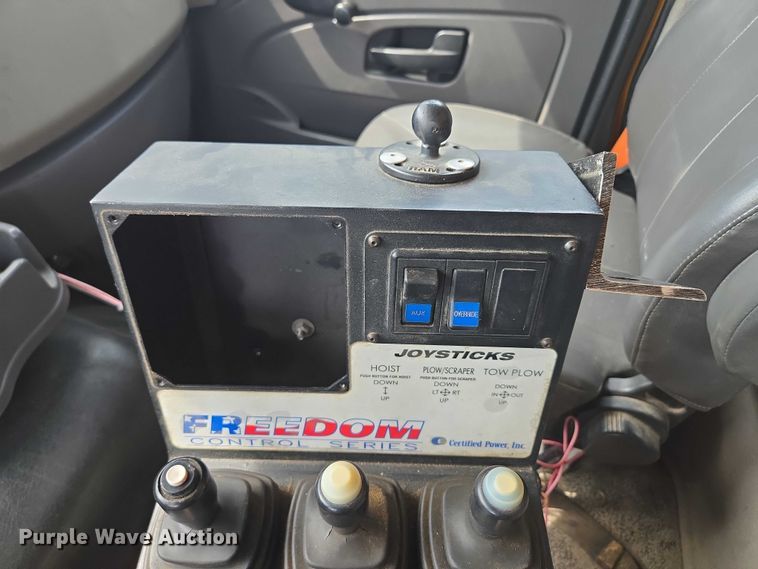 image for item EF1671 2011 International SF547 dump truck