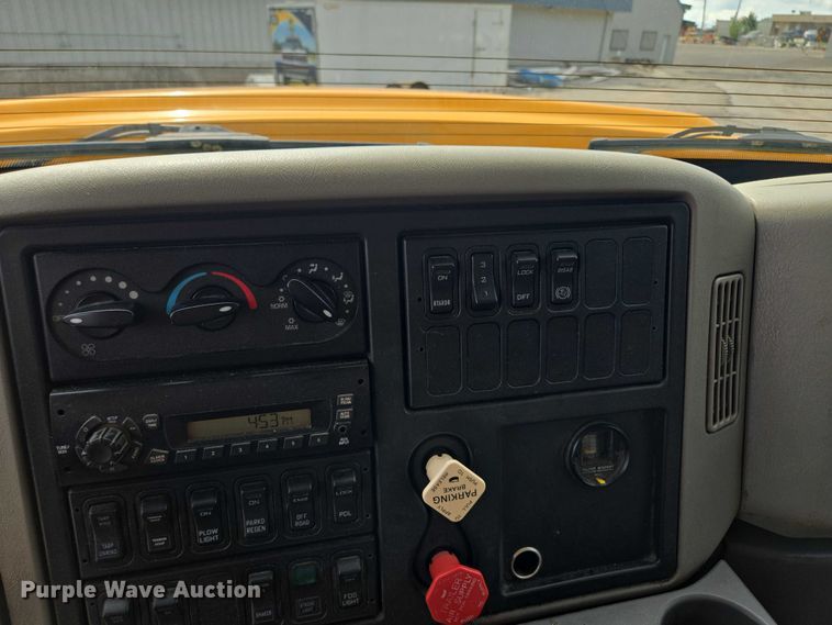 image for item EF1671 2011 International SF547 dump truck