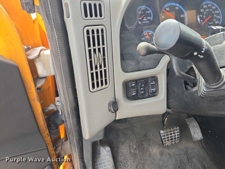 image for item EF1671 2011 International SF547 dump truck