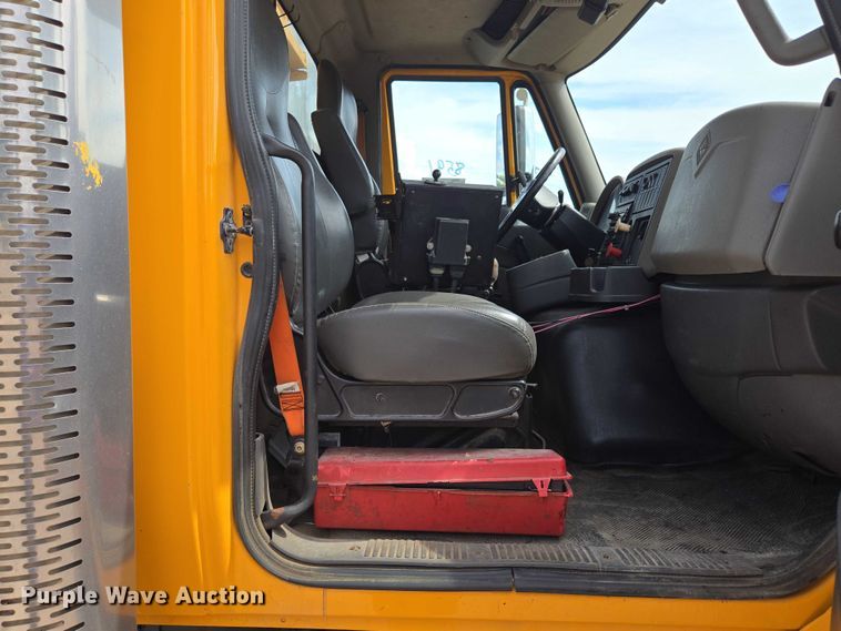 image for item EF1671 2011 International SF547 dump truck