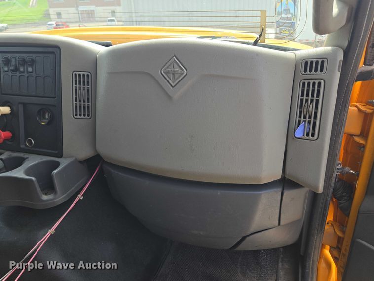 image for item EF1671 2011 International SF547 dump truck