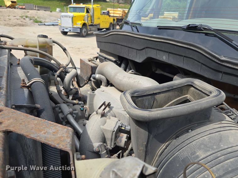 image for item EF1671 2011 International SF547 dump truck