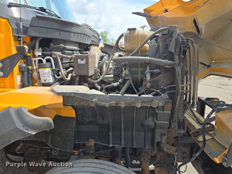 image for item EF1671 2011 International SF547 dump truck