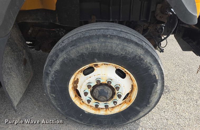 image for item EF1671 2011 International SF547 dump truck