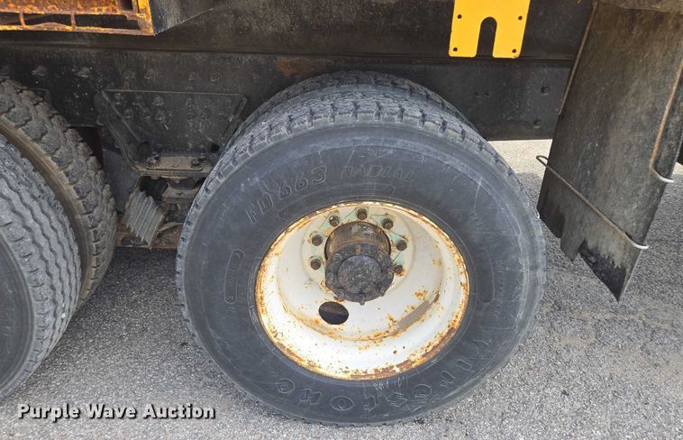 image for item EF1671 2011 International SF547 dump truck