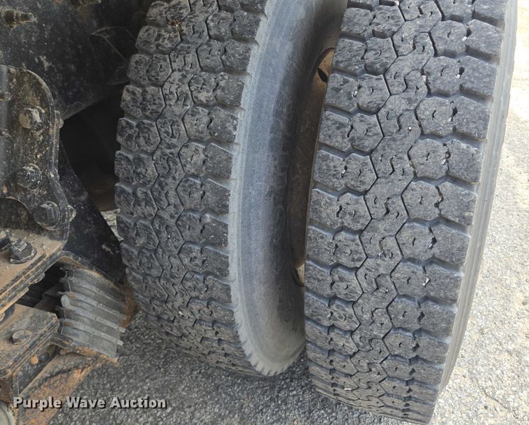 image for item EF1671 2011 International SF547 dump truck