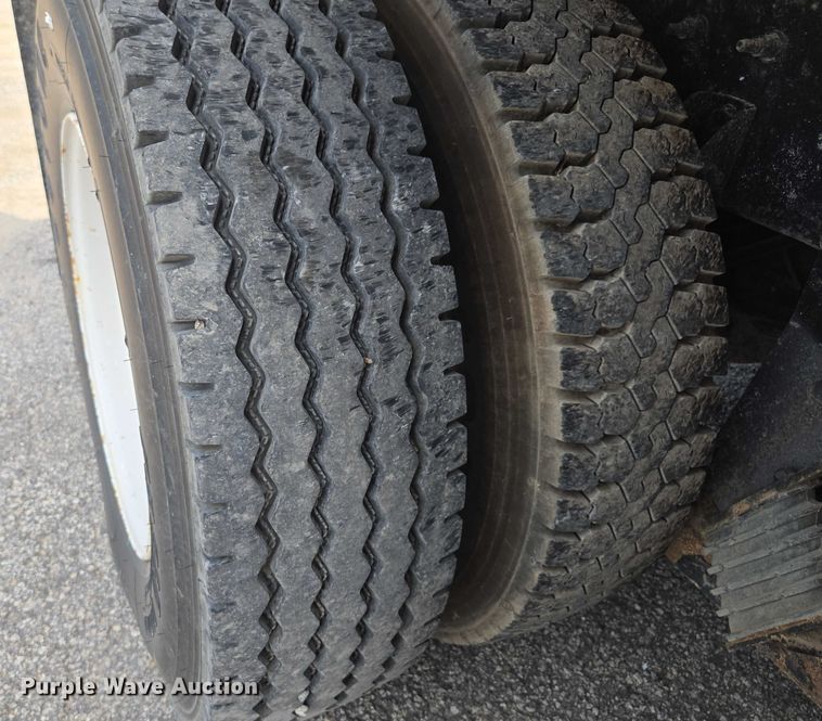 image for item EF1671 2011 International SF547 dump truck