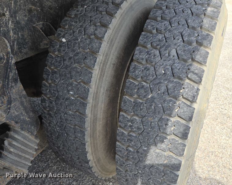 image for item EF1671 2011 International SF547 dump truck